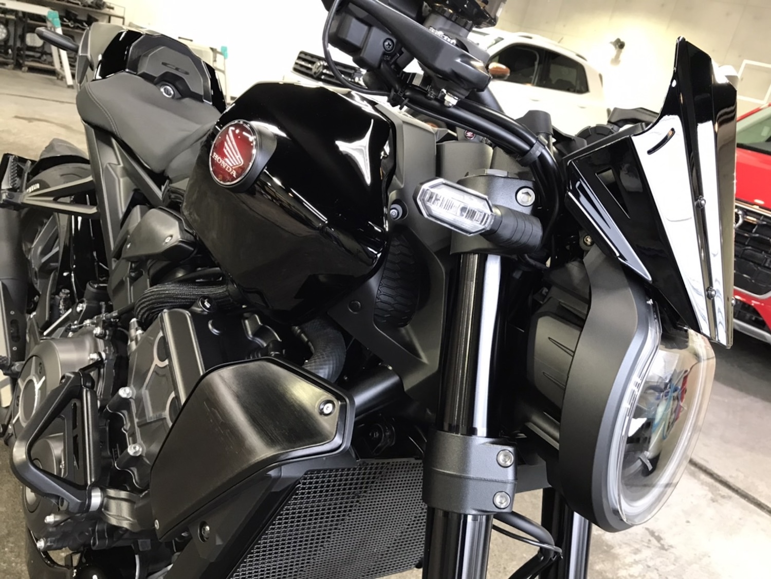 cb1000r_3.jpg